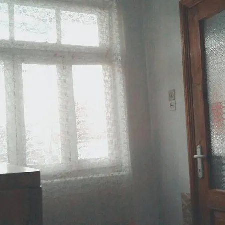 Small For Two In Private Casa de hóspedes